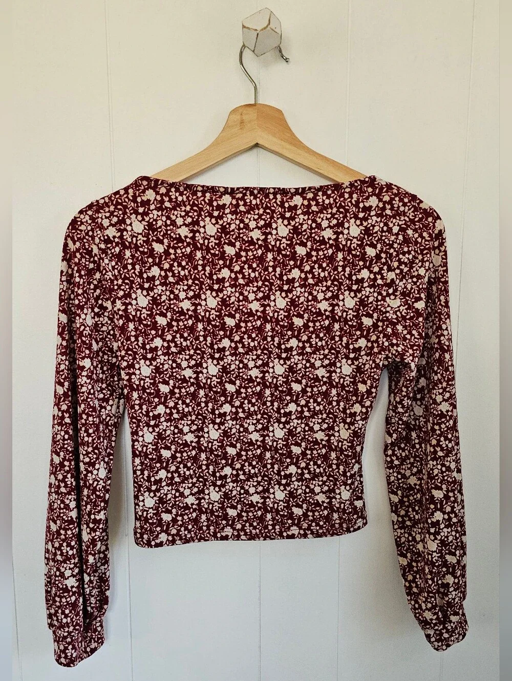 LUSH Maroon Floral Long Sleeve Crop Top - Picture 2 of 8